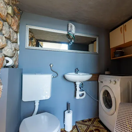 Дом отдыха Artistic House With Pool