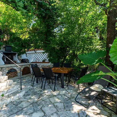 Artistic House With Pool Holiday home *