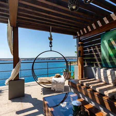 Feriehus Artistic House With Pool Jadranovo