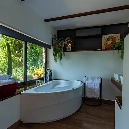 Artistic House With Pool *