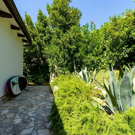 Artistic House With Pool Holiday home Jadranovo