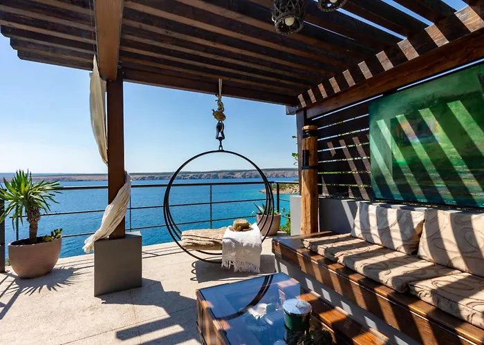 Дом отдыха Artistic House With Pool Ядраново