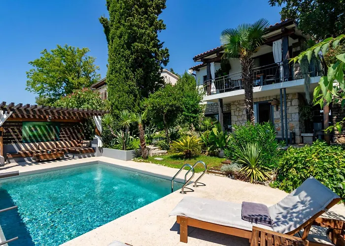 Дом отдыха Artistic House With Pool *