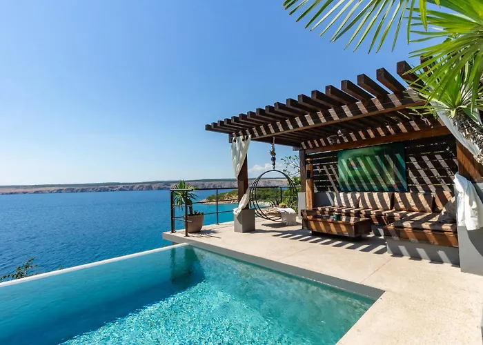 Artistic House With Pool