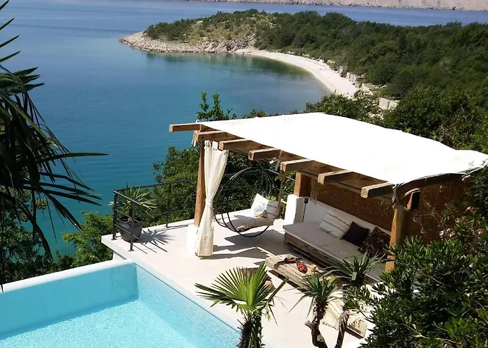 Дом отдыха Artistic House With Pool Ядраново